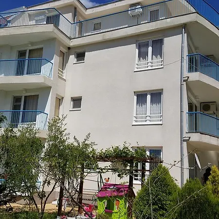 Πανσιόν Lilia