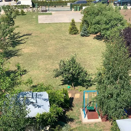 Lilia Πανσιόν Νεσέμπαρ